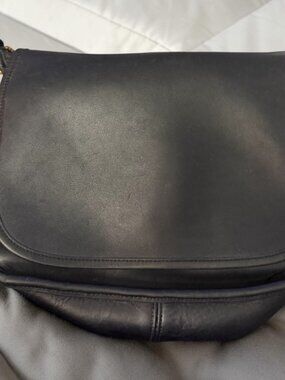 Coach Legacy 8951 Black Leather Crossbody — Great Condition ✨👜